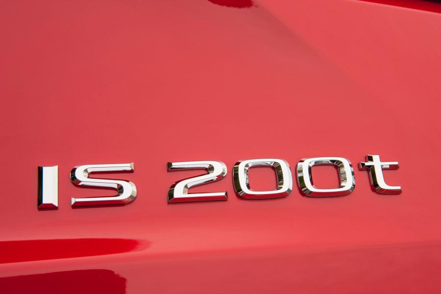 Lexus IS200t F-Sport 2015 года  (фото 14 из 52)